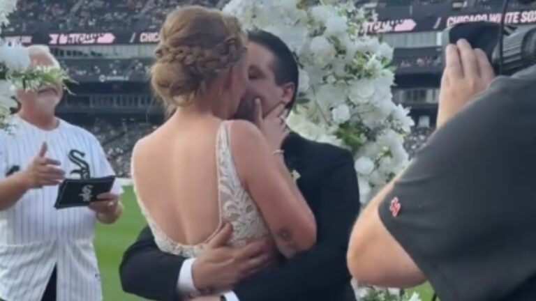 Illinois Couple Told They Made ‘Terrible Decision’ After Weird 1-Minute White Sox Wedding: ‘They Can Get Divorced at Wrigley’ Illinois couple gets married in White Sox wedding