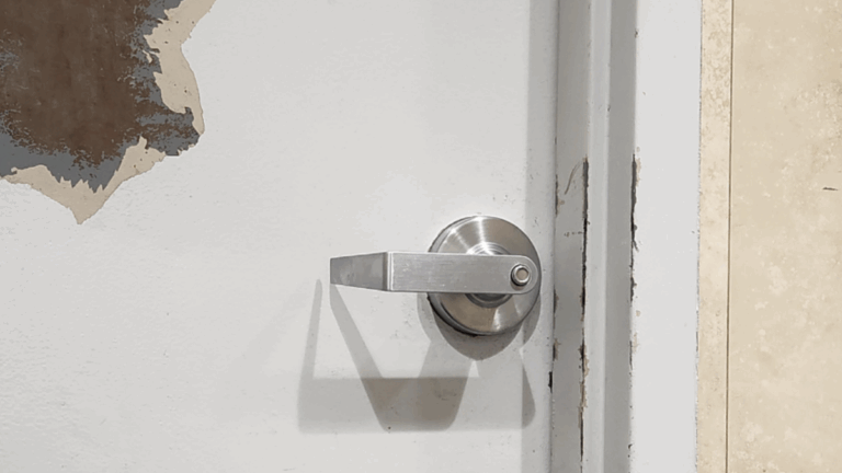 Entitled Ohio Karen Breaks Into Locked Public Restroom Because She Didn't Want to Wait Anymore