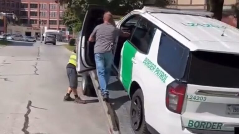 New York Protesters Damage Vehicle of ICE Agents Who Were Harassing Workers, ‘Finally Resisting. Wake Up, America’ New York Protesters Puncture ICE vehicle's tires