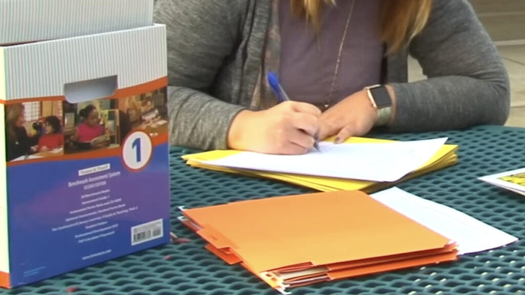 New York Parent Discovers Daughter’s ‘Embarrassing’ English Teacher Doesn’t Know Proper English: ‘I Think the Teacher Needs To Go to School Again’ English New York Teacher Corrects Students with Bizarrely Incorrect English