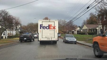 Inconsiderate Indiana FedEx Driver Blocks a Whole Street While Delivering Packages: ‘These Drivers Are Nuts’ Indiana FedEx Block Street