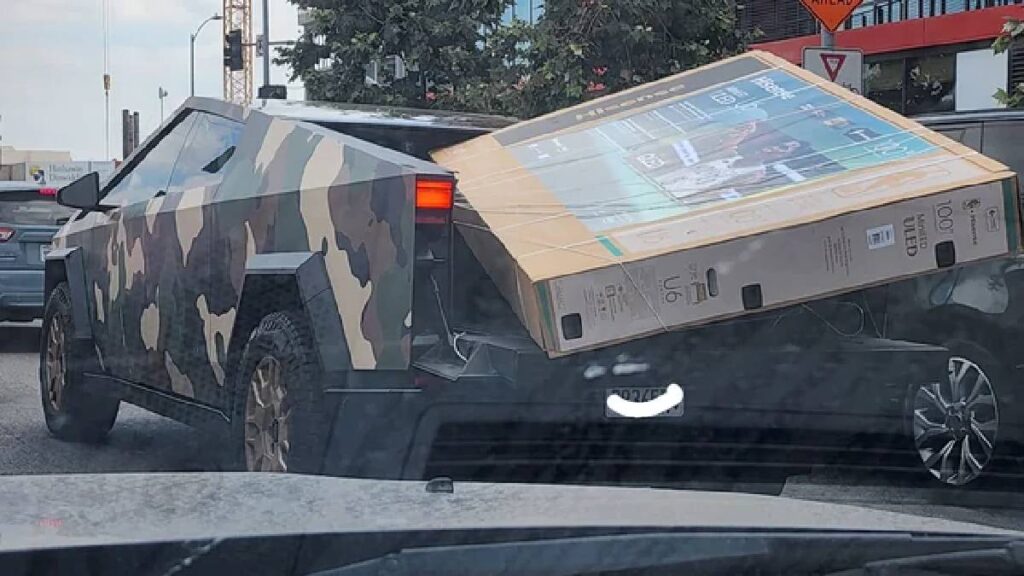 Careless Los Angeles Citizens Ties Huge Plasma TV to the Back of Their Cybertruck With Nothing But Twine: ‘It’s a Hisense, Nothing Fancy’ Los Angeles Cybertruck TV