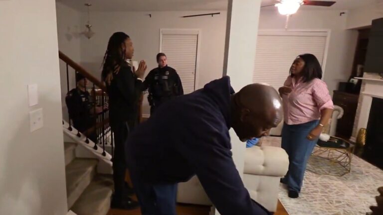 twitch streamer influencer's mom calls cops on him