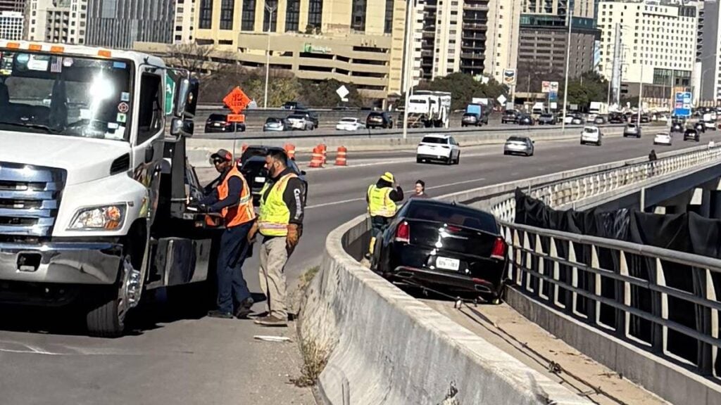 Reckless Driver Embarrassed as He Drives on Sidewalk and Pays The Price in Austin: ‘Immediately Confiscate the License, No Questions Asked’ Austin Pedestrian Walkway