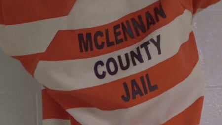 Crazy Texas Man Shouting Racial Slurs Sets Himself on Fire: ‘Self-Burn, Those Are Rare’ Crazy Texas Racist Shouting Slurs Sets His Hands on Fire