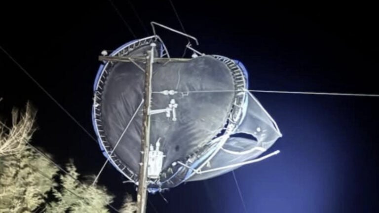 Flying Trampoline Knocks Out Idaho Woman’s Power in ’50-79 MPH Winds’: ‘Can’t Say I’ve Seen This Before’ Flying Trampoline Knocks Out Idaho Woman's Power in 50-79 MPH Winds