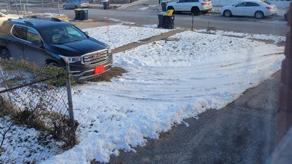 Angry Kansas Homeowner Confronts Neighbor For Using Their Driveway Without Permission: ‘Build the Wall!’ Kansas Neighbor Driveway