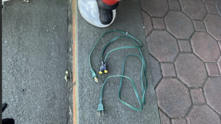 New York Man Finds 'Suicide Cord' While Helping In-Laws Decorate for Christmas