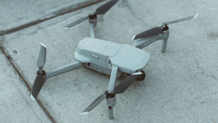 South Carolina Drone Smuggles Drugs and Food into Prison for Christmas