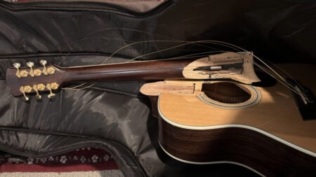 Delta Air Lines Worker Smashes California Passenger’s Guitar