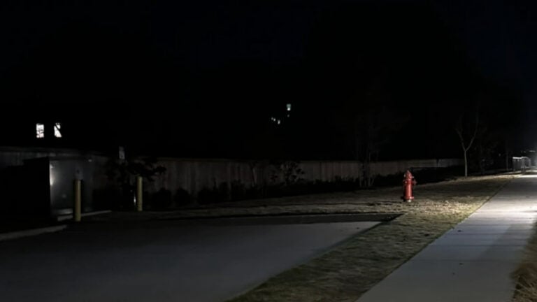 Texas DoorDasher Demands Customer Meet Him Outside in the Dark Down the Street