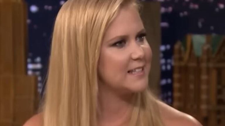 amy-schumer-bikini-photo-cgris-fischer