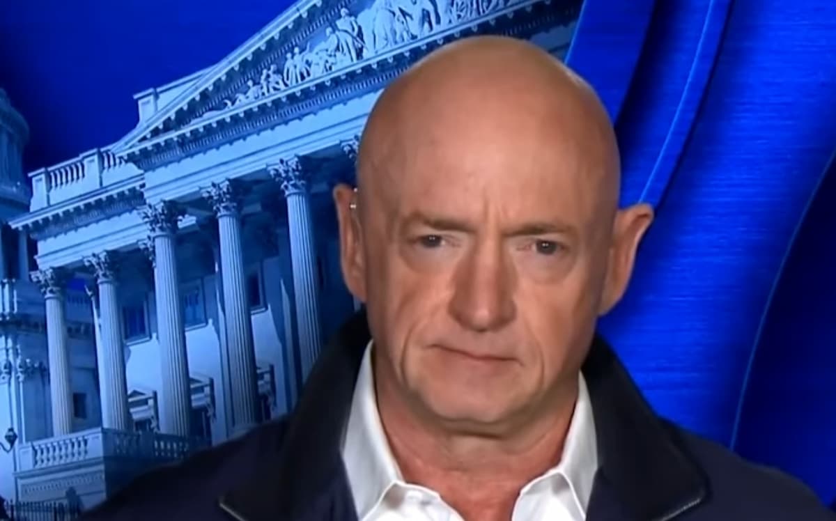 Texas Erupts as Senator Mark Kelly’s Defiant Clapback Ignites Online Firestorm: ‘There’s absolutely no way this holds up in court’