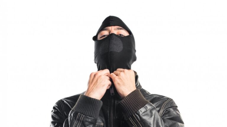 Minnesota cop ski mask ICE