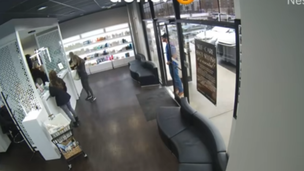 Kentucky Manbaby Complains About Taking Care of Kids While Mother Gets Hair Done, 'Imagine a man has to babysit, I mean, care for his own children…'