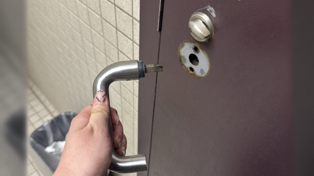 Wisconsin Woman Trapped in Work Bathroom After Pulling Off Handle on Self-Locking Door: ‘I Felt My Claustrophobia Scream’ Wisconsin Woman Trapped in Work Bathroom After Tearing Off Handle on Self-Locking Door
