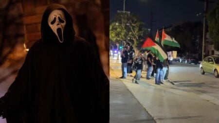 A picture of the protesters outside the Scream 7 premiere.