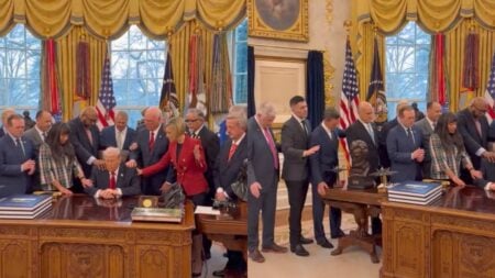 A picture of Trump and pastors in the Oval Office.