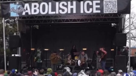 ‘Abolish ICE’ Concert Draws Crowd in Minnesota, ‘Dropkick Murphy’s Were There’