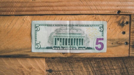 California Employer Threatens to Cut College Student's Pay by $5 in Hour Because of Inflation