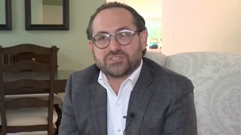 Florida dad Robert Levine from Cooper City who sold his home in five days using ChatGPT without a real estate agent.