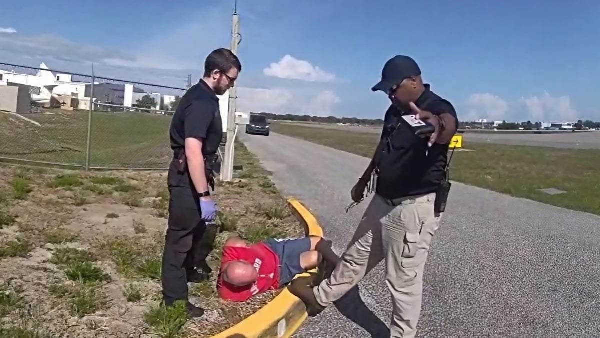 Drunk Florida Man Nearly Crashes Car Into Airplane While Trying to Board It After Attending AA Meeting: ‘What Happened at that Meeting’