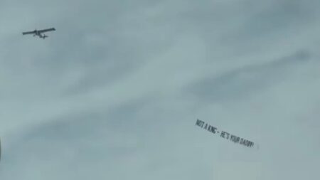 A picture of the sign in California.