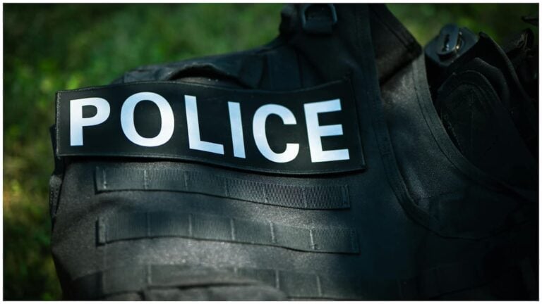 Utah cyclist stopped by police for riding bike one-handed