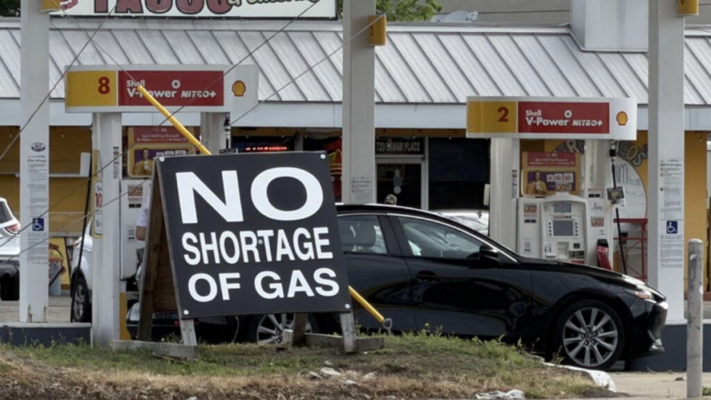 ‘Not a Good Sign’: Texas Gas Station in Austin Sparks Concerns with ‘NO Shortage of Gas’ Claim Texas Gas Station in Austin