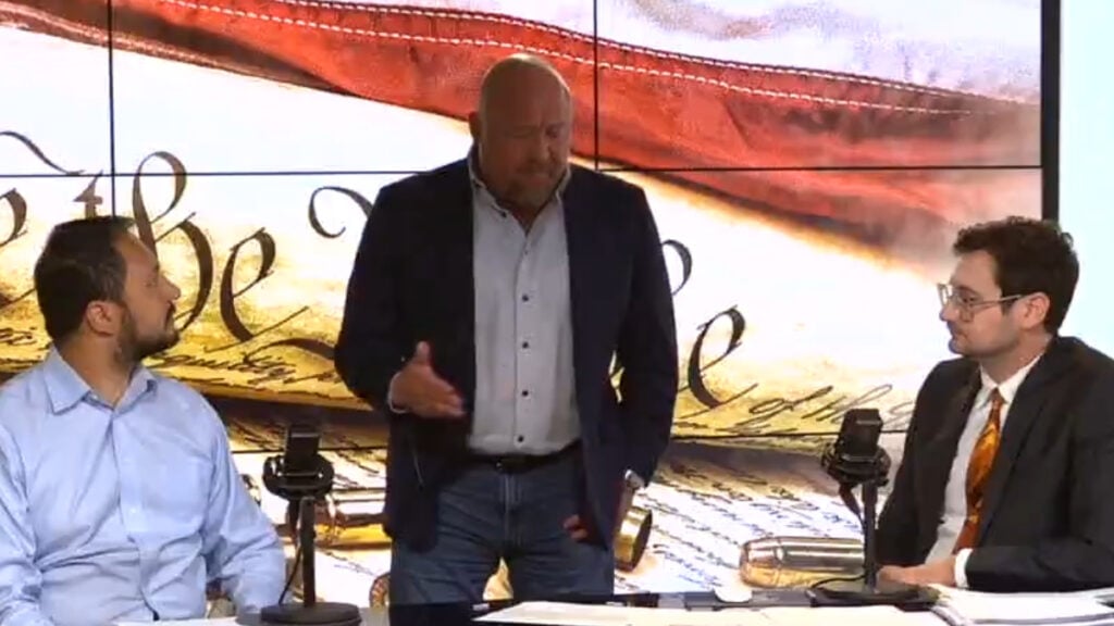 Alex Jones Reacts After Trump Slams Him and Other Right-Wing Commentators: ‘No Honor Among Thieves’ Alex Jones Reacts After Trump Slams Him and Other Right-Wing Commentators: ‘No Honor Among Thieves’