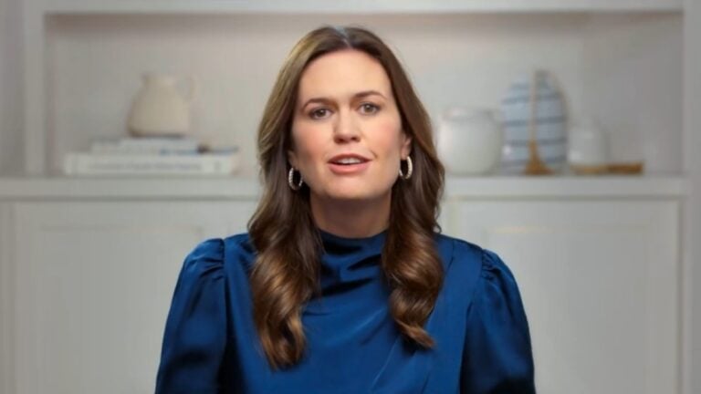 Arkansas Gov. Sarah Huckabee Sanders highlighted her state’s 25% income tax cut and eliminated grocery tax in a new X post. The message quickly drew both praise and sharp criticism online.