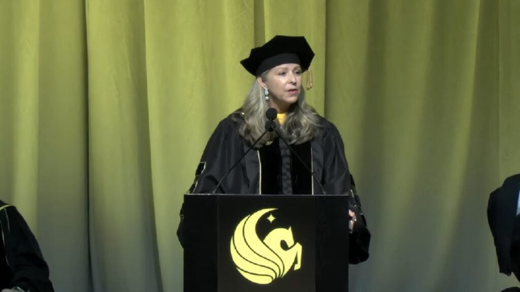 Florida University Students Boo Speaker Praising AI as the ‘Next Industrial Revolution,’ Gets Roasted Online Florida University Students Boo Speaker Praising AI as the 'Next Industrial Revolution,' Gets Roasted Online