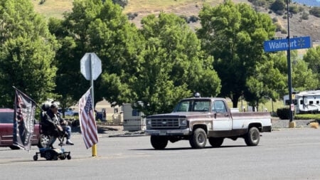 Internet Mocks Amputee for Promoting Trump in Oregon Walmart Parking Lot: ‘He’s Just Preaching to the Choir’ Grants Pass Oregon Walmart Parking Lot