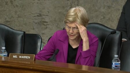 ”Hypocrite,” Massachusetts Sen. Warren Slammed by MAGA After Praising Fox News Report: ‘You Tolerate So Much Corruption’ Massachusetts Sen. Elizabeth Warren surprised many by agreeing with Fox News on Trump’s White House ballroom renovation, saying “I don’t say this often, but they got this exactly right.” The unusual praise has sparked lively debate online.