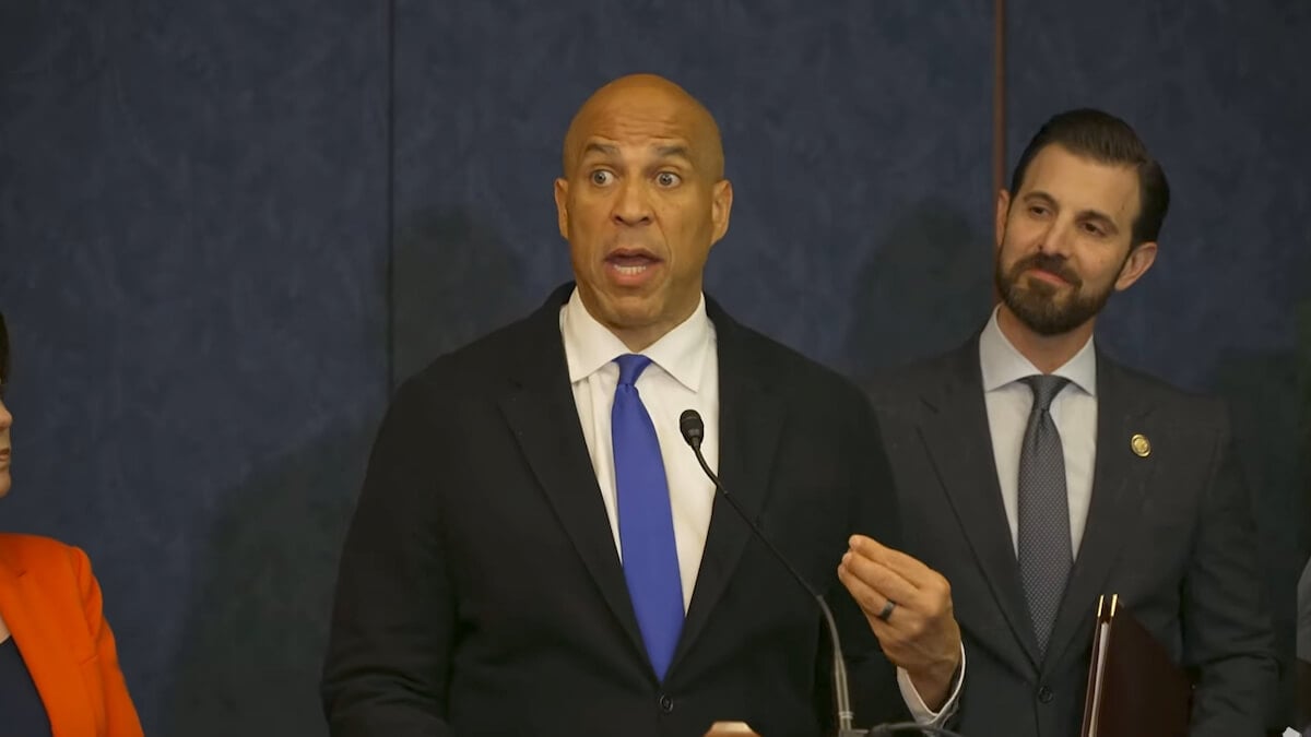 Trump ‘Is Selling Out Our Country for Profit’: New Jersey Senator Booker Slammed After Accusing President of Corruption