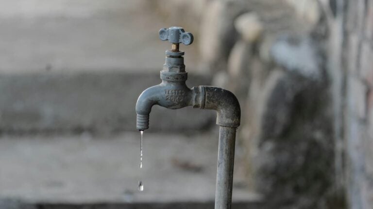 ‘Not Even Applicable’: Texas Woman’s Arrest Over Facebook Water Posts Draws Attention Online Texas woman water incident