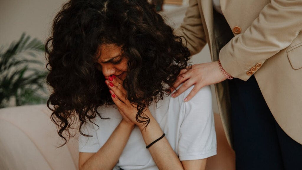 West Virginia Teen’s Graduation Ends in Tears After Estranged Bio Dad Ambushes Her With Disturbing Card: ‘The Flowers Went Straight in the Trash’