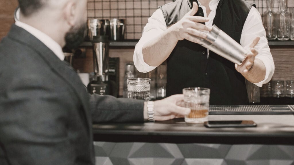 ‘Shameless’: Florida Bartender Allegedly Ruins Wedding After Shaking Bride Down for Tips Despite Prepaid 20% Service Fee Wedding Bartender Service
