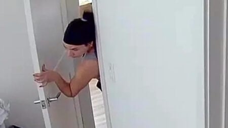 Florida Woman Left for a Trip, Then Her Camera Caught a Creepy Surprise: ‘Find Another Roommate’ Florida Woman Left for a Trip, Then Her Camera Caught a Creepy Surprise: ‘Find Another Roommate’