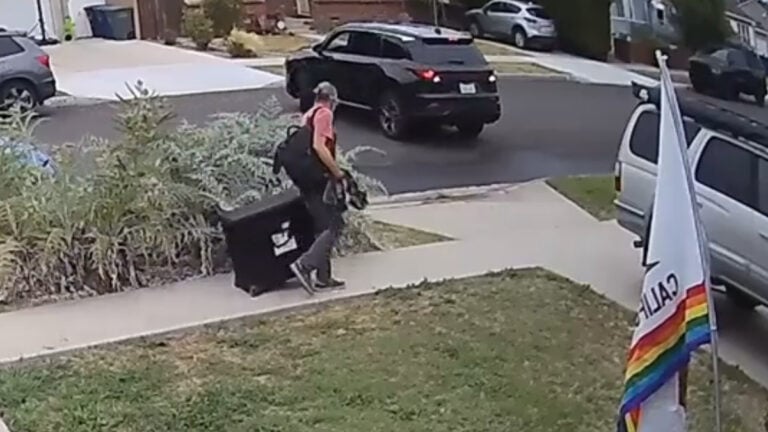 California Lyft Passenger Left Stunned After Driver Arrives, Says Hello, Then Drives Away: ‘Lyft? More Like Left’ Lyft Driver Pulls Up, Sees Pride Flag, Then Leaves, California Passenger Says: ‘Lyft? More Like Left’