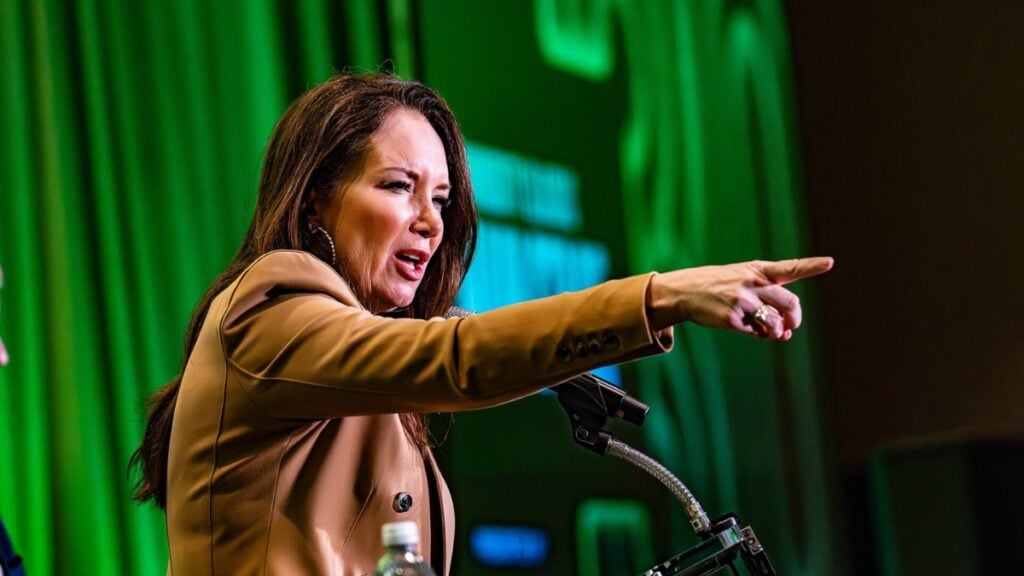 ‘We Found 200,000 Dead People Getting Food Stamps’: USDA Sec. Brooke Rollins Exposes SNAP Fraud in Washington, D.C., as Blue States Sue to Block Probe USDA Secretary Brooke Rollins revealed that red states found 200,000 dead people and 500,000 duplicate cases getting SNAP benefits, according to data shared in Washington, while blue states are suing to stop the checks. Her comments in a viral X post have fueled heated online debate.