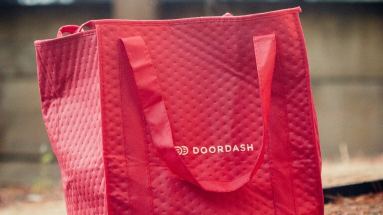Connecticut Racist Woman Allegedly Arrested After Threatening DoorDasher Because of Skin Color: ‘Don’t Come to My Property, Blackie’ DoorDash Bag sitting on the ground