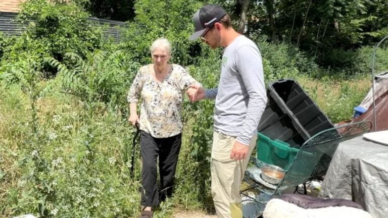 Kansas Widow Scammed Out of $2,000 While Mourning Husband, Internet Raises Nearly $500K: ‘I Was Giving Up Hope’ Kansas Elderly Woman Scammed by Tree Service After Husband’s Death, Internet Rallies Behind Her