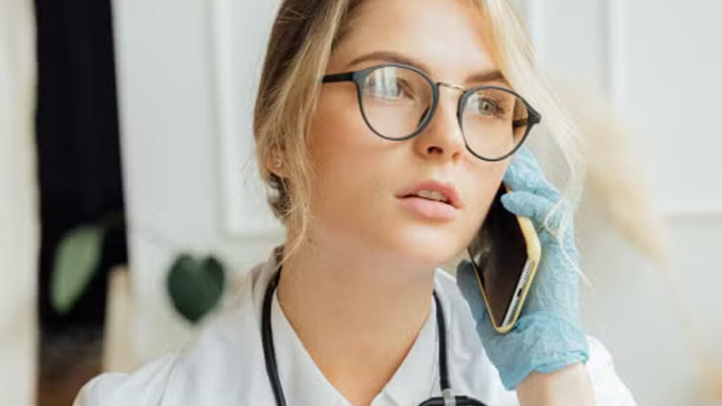 California Doctor Upset After Airline Called Her Boyfriend ‘Dr.’ and Her ‘Ms.’ After Midair Emergency: ‘This Happens All the Time’ California Doctor Says Airline Called Her Boyfriend ‘Dr.’ and Her ‘Ms.’ After Midair Emergency: ‘This Happens All the Time’