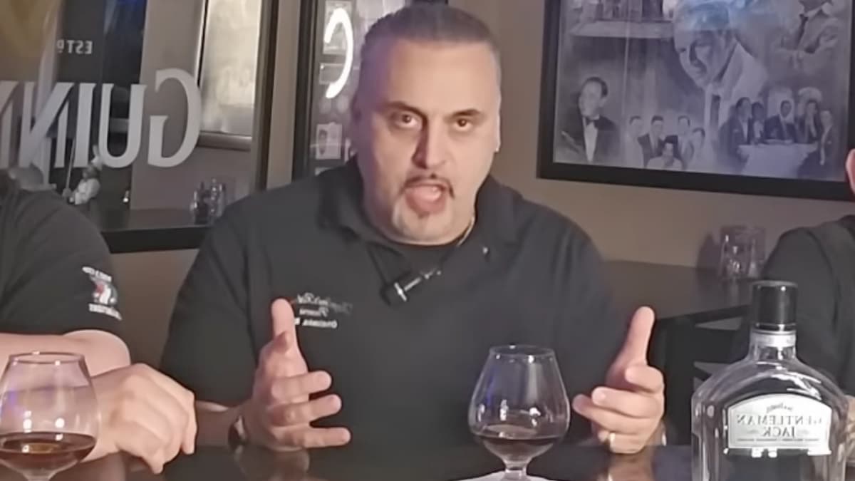 ‘Nobody Can Talk to ‘Em’: Wisconsin Restaurant Owner Sparks Outrage After Claiming Men Make Better Servers Than Women