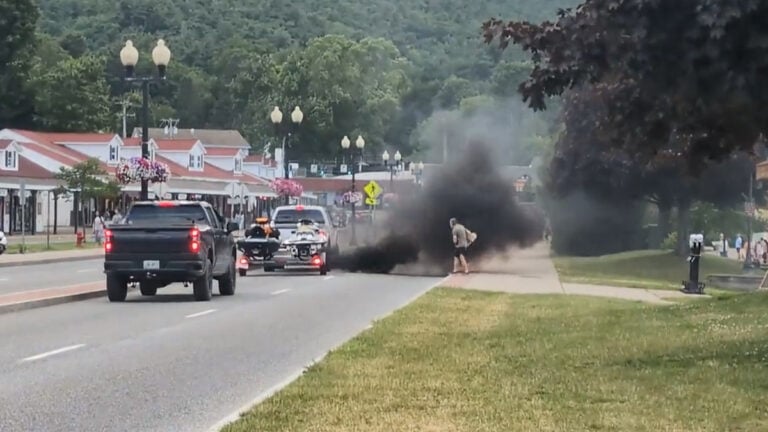‘Normal Republican Behavior’: New York Erupts in Outrage After Truck Driver Blasts Black Smoke at Tourists New York Erupts in Outrage After Truck Driver Pollutes Adirondacks