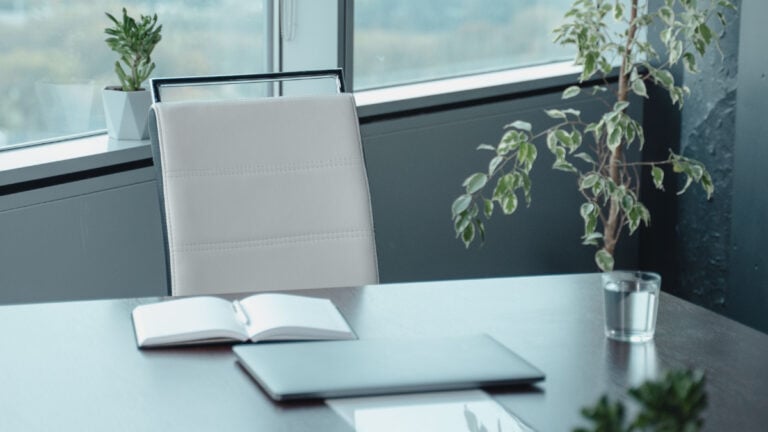 New Jersey CEO Emails Unpaid Workers Saying Company Has No Money but Still Asks Them to Keep Working: ‘That Is a Sinking Ship’ Corporate CEO Office with Scenic View