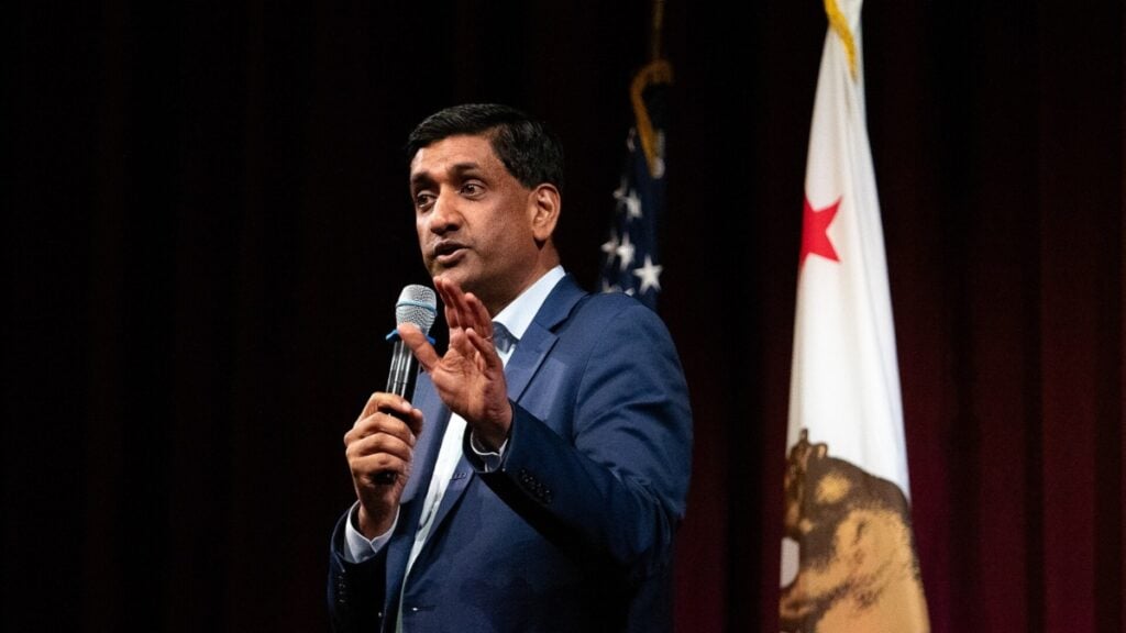 Viewers Lash Out at California Rep. Ro Khanna’s Wealth Contrast in 4th of July Video: ‘You Are EXTREMELY Proud Since You Make Millions’ California Rep. Ro Khanna posted a July 4th video on X celebrating American progress and calling for a new economic patriotism. The personal message quickly drew strong responses from viewers across the platform.