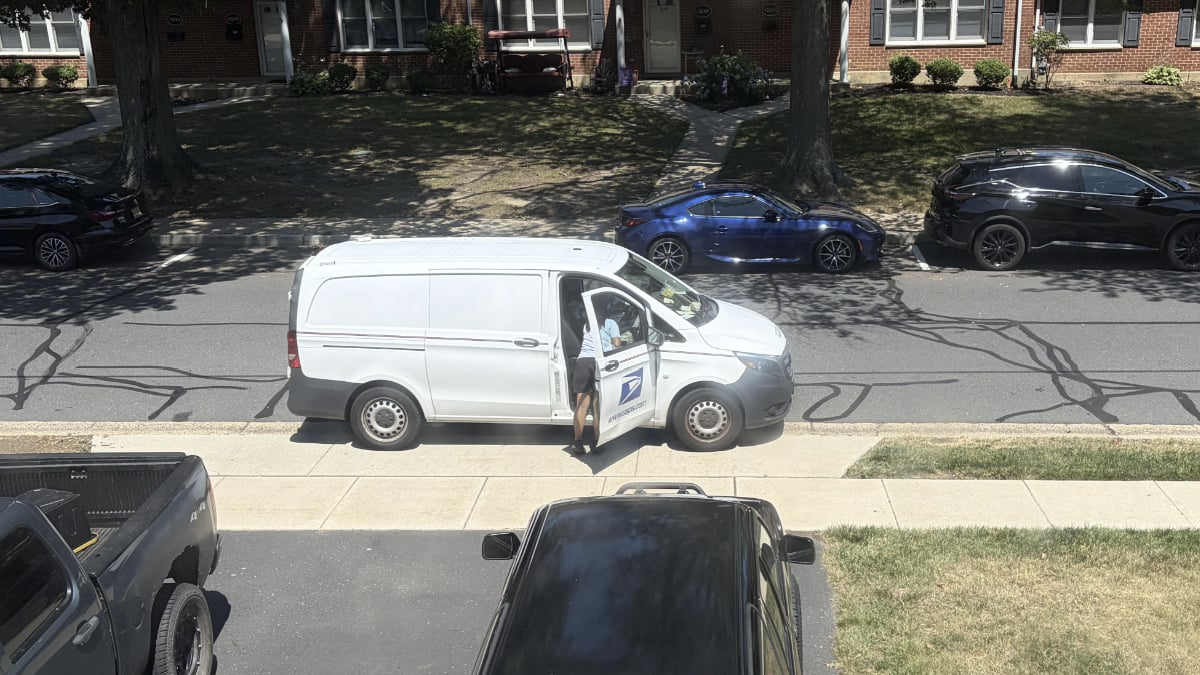 ‘She Said I Can Park Wherever I Want’: New Jersey Mother Accuses ‘Rude and Entitled’ USPS Worker of Blocking Her Driveway