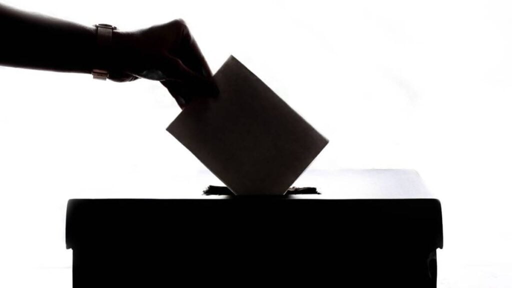 Michigan Democrats Worry that the Department of Justice May Tamper With Elections ‘Gonna Take My Ballot Directly to the Clerk’ Michigan DOJ election monitors